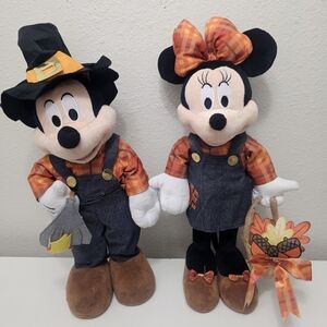 Mickey And Minnie Harvest Greeters